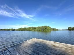 127 Oak Point